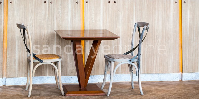 chair-online-tiny-house-44