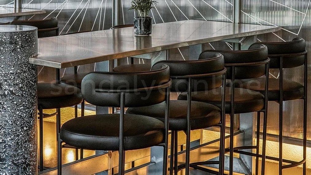 Bar Sandalyeleri: Tarz ve Konforun Buluşma Noktası