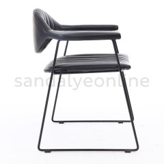 Gubi Döşemeli Sandalye